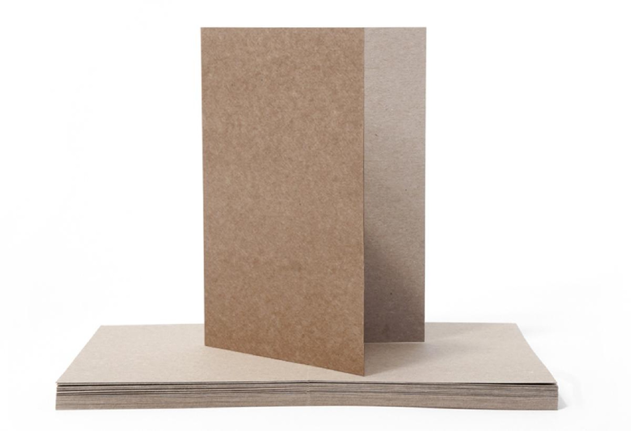 Papier ozdobny gładki ekologiczny Kraft EKO 170g brązowy pak. 25A5 bigowany Papier ozdobny gładki ekologiczny Kraft EKO 170g brązowy pak. 25A5 bigowany