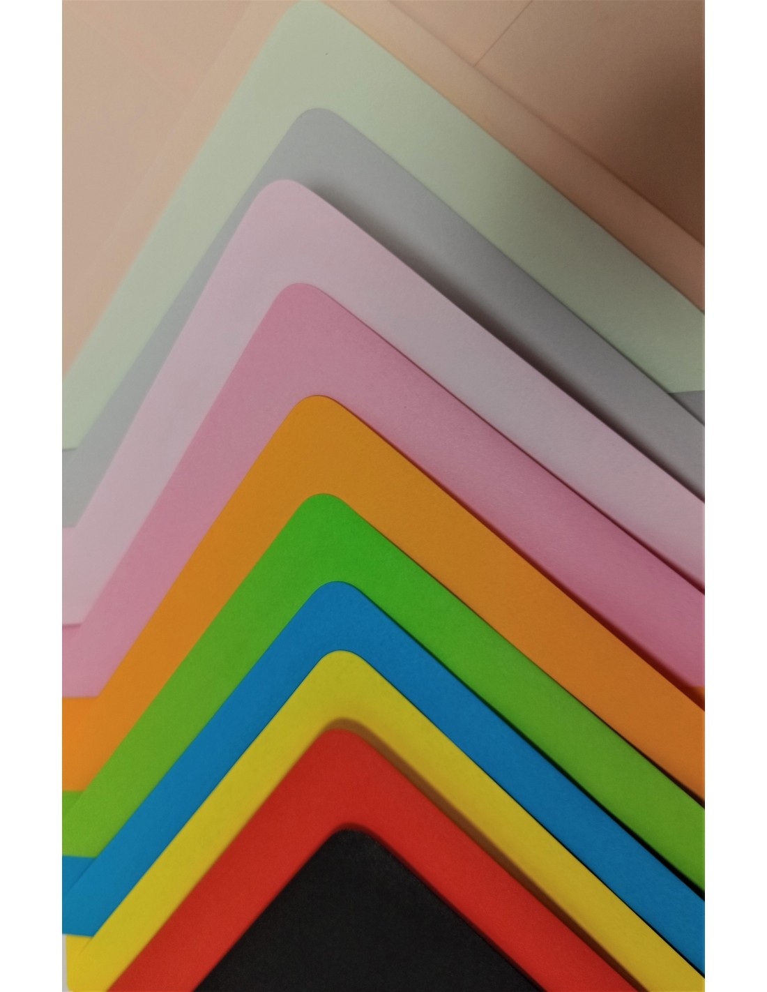 Koperta ozdobna gładka kolorowa kwadratowa K4 14cm NK Rainbow R54 pastelowa różowa 80g Koperta ozdobna gładka kolorowa kwadratowa K4 14cm NK Rainbow R54 pastelowa różowa 80g