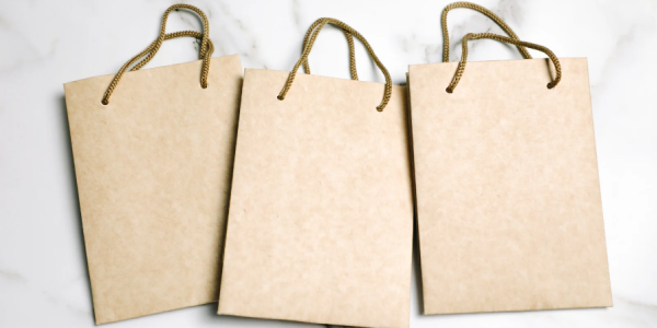 Jak wybrać odpowiednie torebki papierowe dla Twojego biznesu